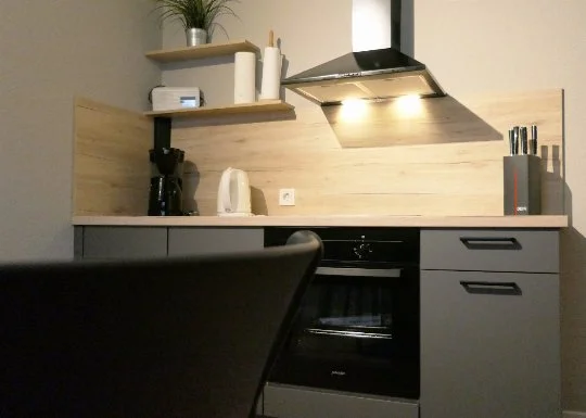 Küche in einer Ferienwohnung im Appartementhaus Godewind in Duhnen